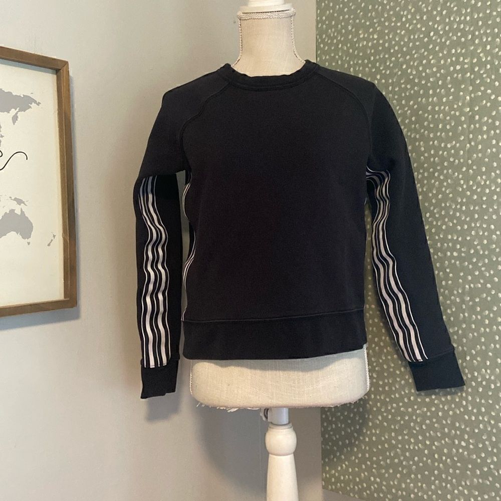 Athleta Black & White Striped 24/7 Striped Crew Sweatshirt Size XS